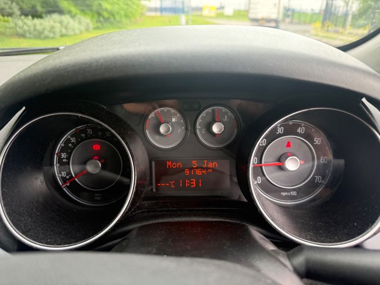 2010 Model Fiat punto ( Full year Mot)