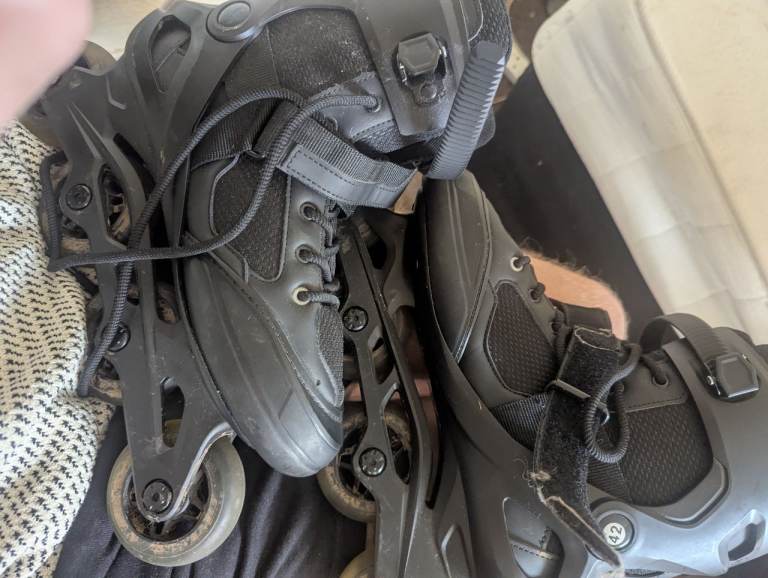 Black oxelo Skates – Good Condition, Size UK 8