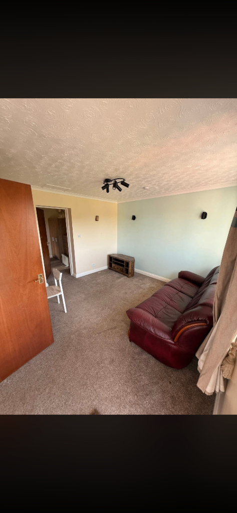 1 Bed. Self contained annexe. 