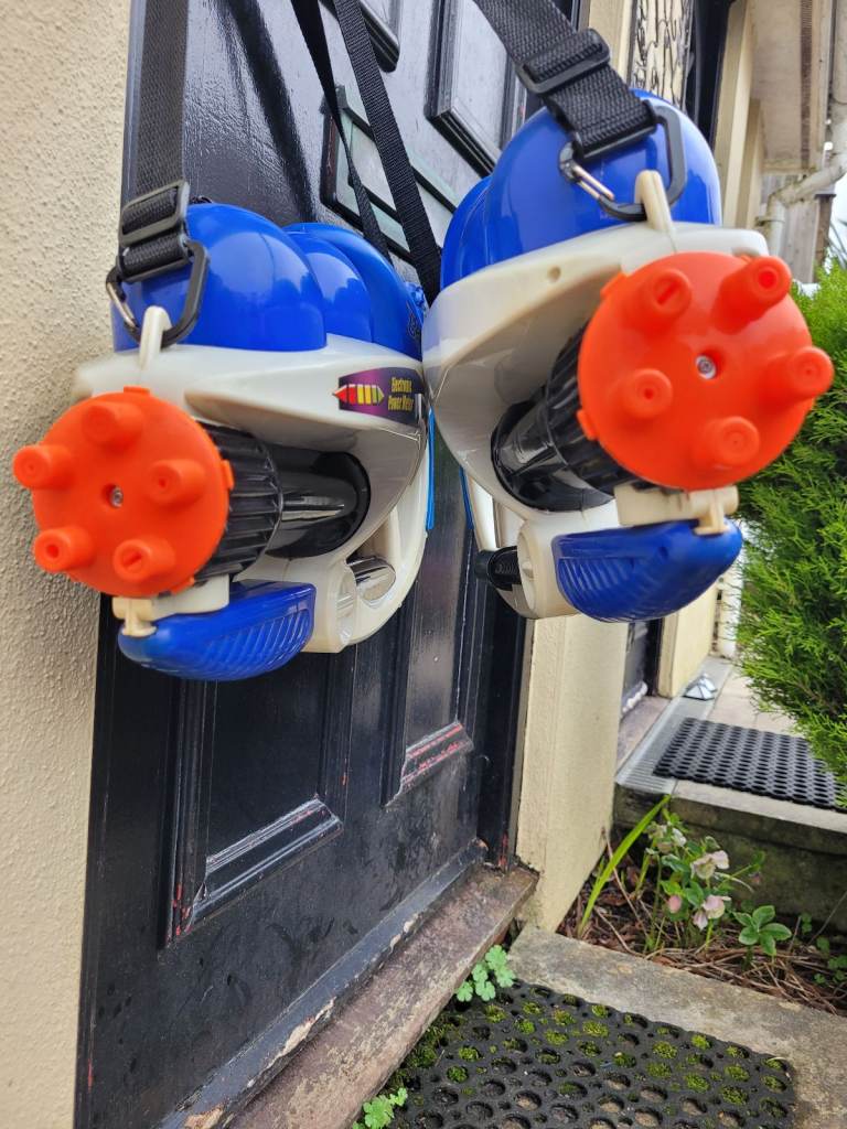 Blazer gun. ( water warriors )