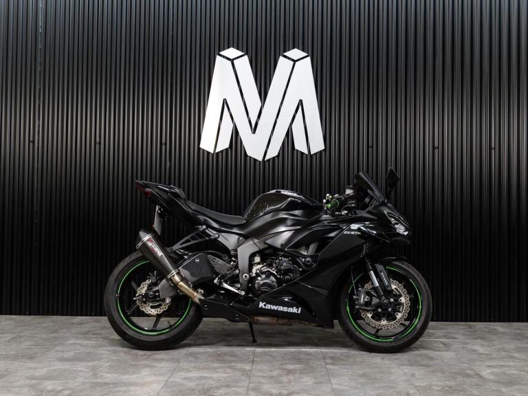 2019 Kawasaki Ninja ZX-6R 636 636 Super Sports Petrol Manual (129 ps)