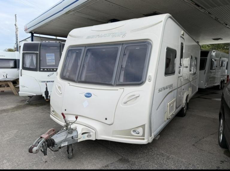 2007 BAILEY Senator Virginia 4 Berth fixed island bed