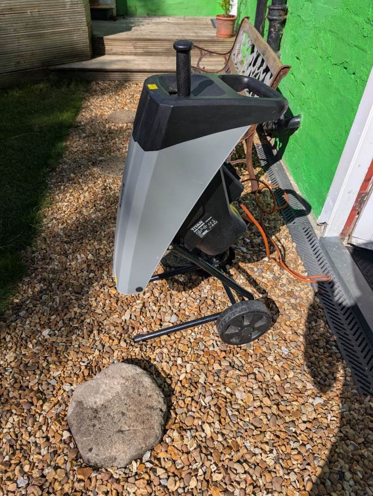 Titan Rapid Shredder TTB353SHR – Good Condition
