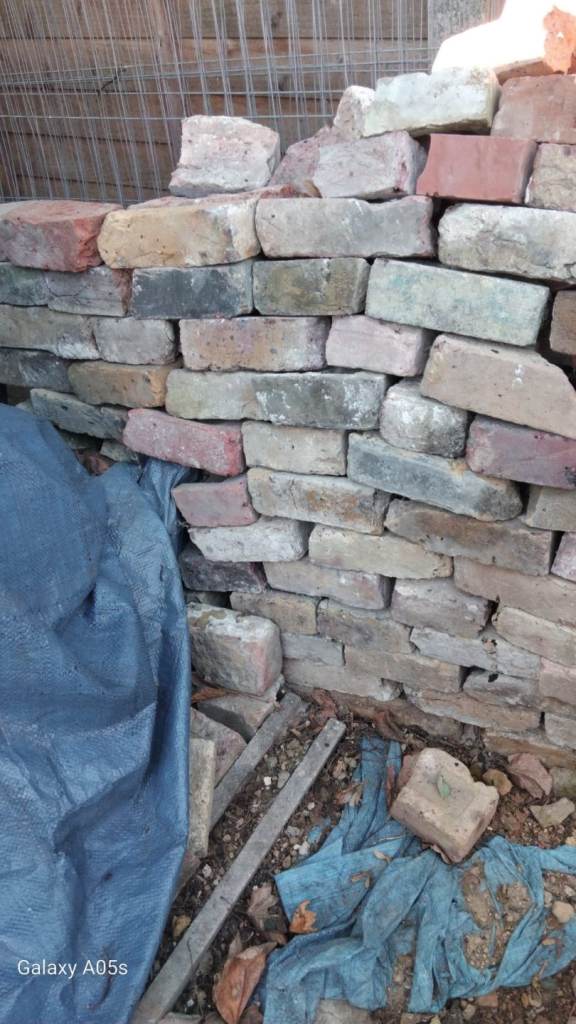 Reclaimed yellow and multi stock bricks 