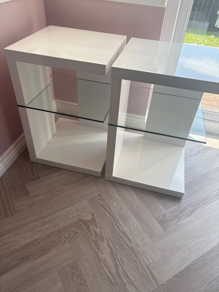 Pair of white high gloss side tables 