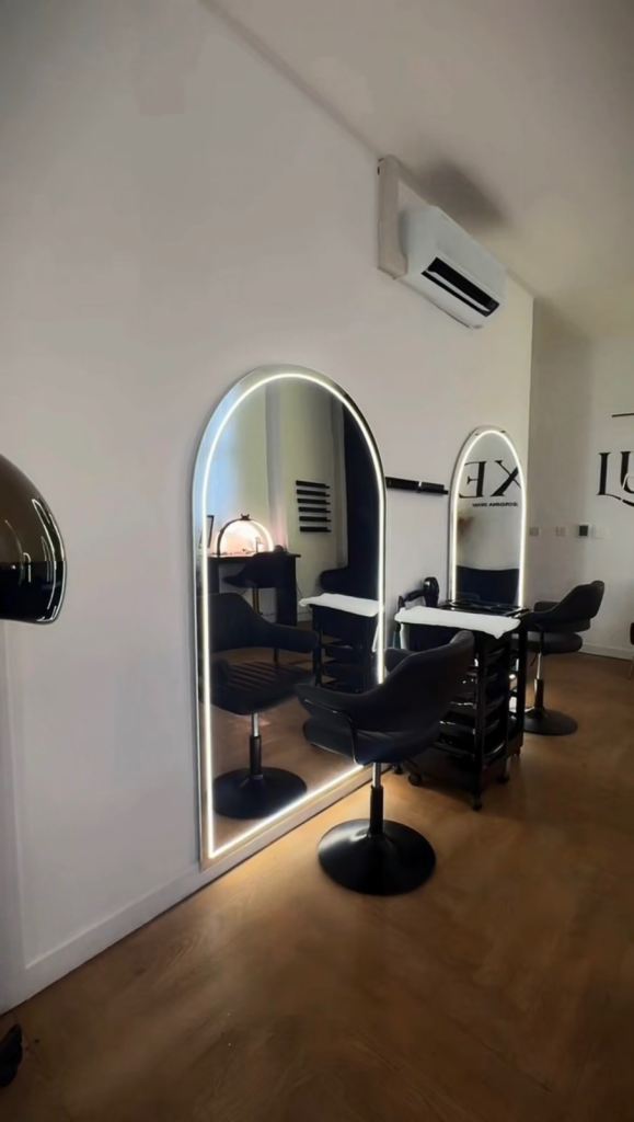 LUXE STUDIO – CHAIR & SPACE RENTAL OPPORTUNITY