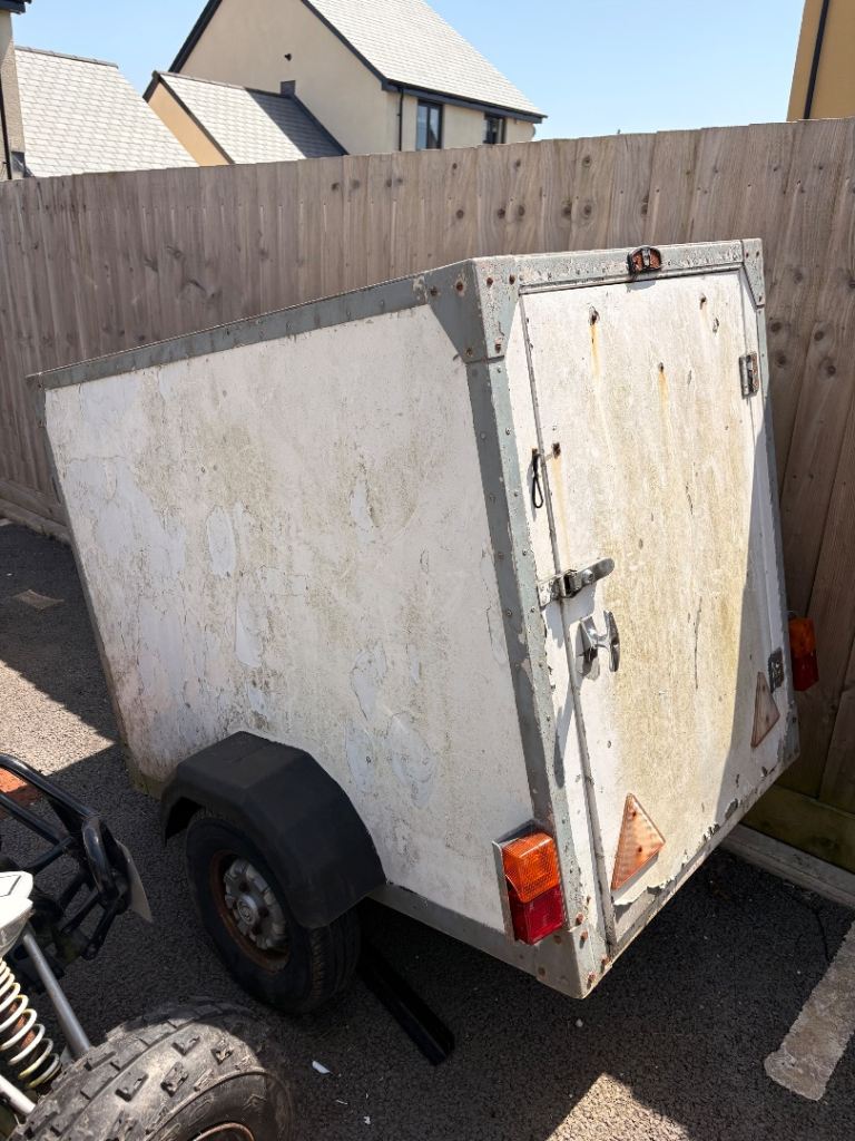 Box trailer 