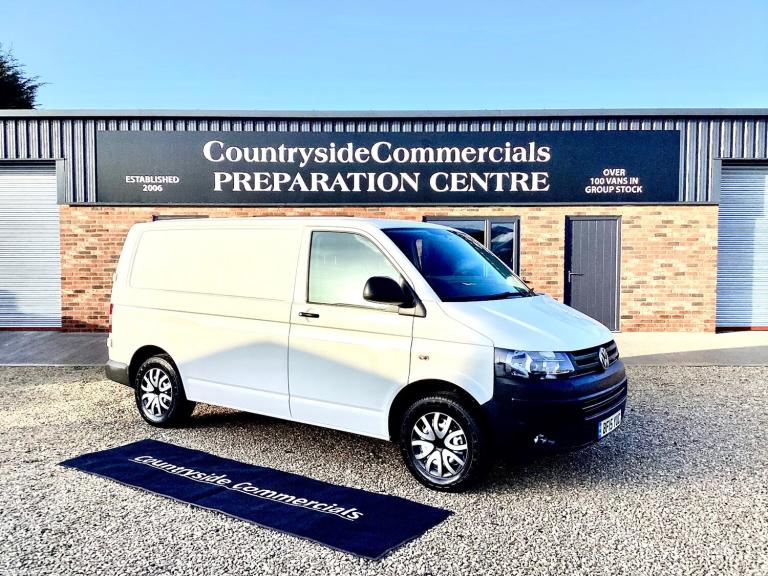 2015 Volkswagen Transporter 2.0TDI BLUEMOTION 115BHP VAN T30 SWB / LOW MILES / ONE FORMER OWNER  ...