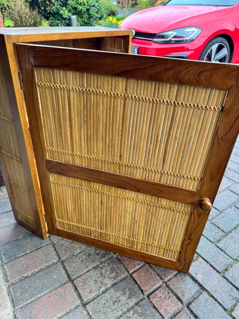 Wooden storage wall hung unit