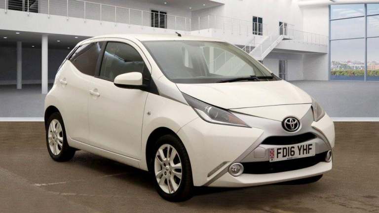2016 Toyota AYGO 1.0 VVT-i x-pure Euro 6 5dr HATCHBACK Petrol Manual