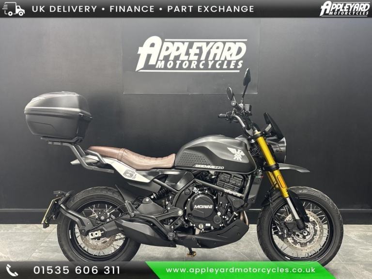 MOTO MORINI 6 1/2 SEIEMEZZO SCRAMBLER