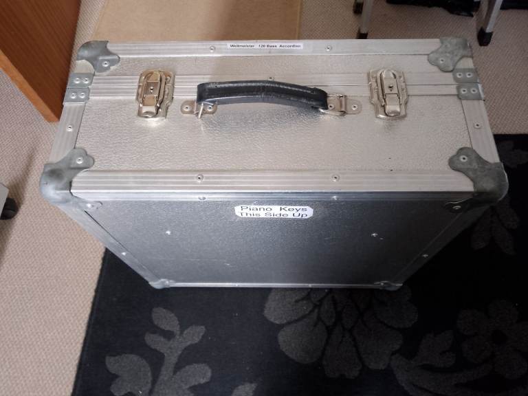 Silver Flight Case for Piano Keys ACCORDION - Good Condition