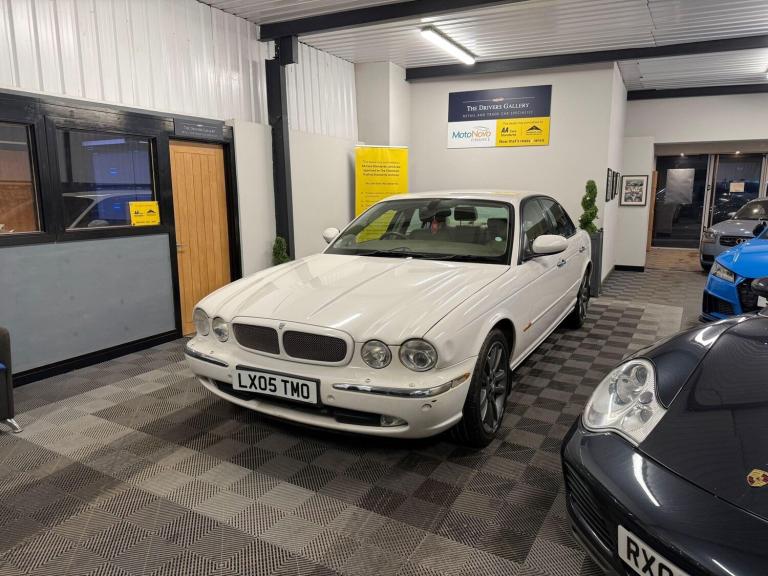 2005 Jaguar XJ 4.2 V8 XJR Supercharged 4dr Auto SALOON PETROL Automatic