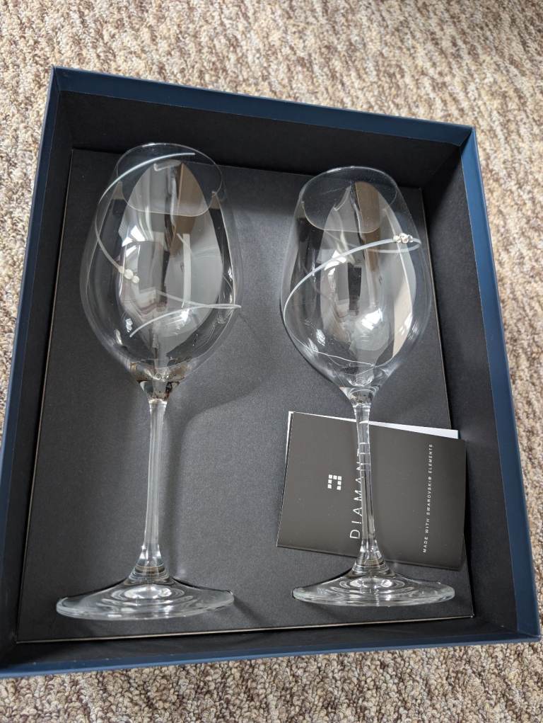 Diamonte wine glass