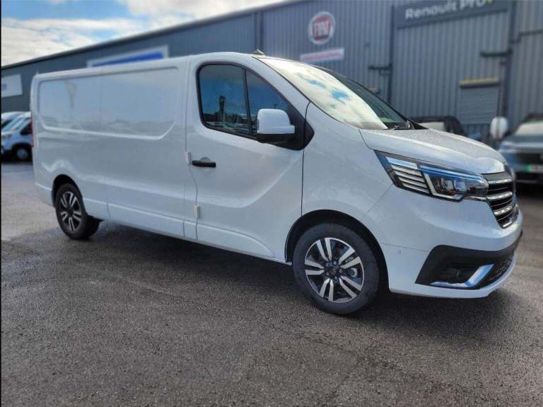 2025 Renault Trafic LL30 Blue dCi 150 Extra Sport [Safety] Van PANEL VAN DIESEL Manual