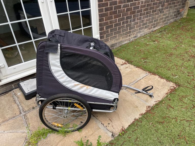 Dog carrier for bike