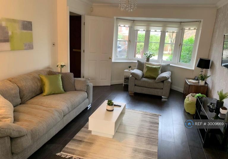5 bedroom house in Merridale Road, Manchester, M40 (5 bed) (#3009669)