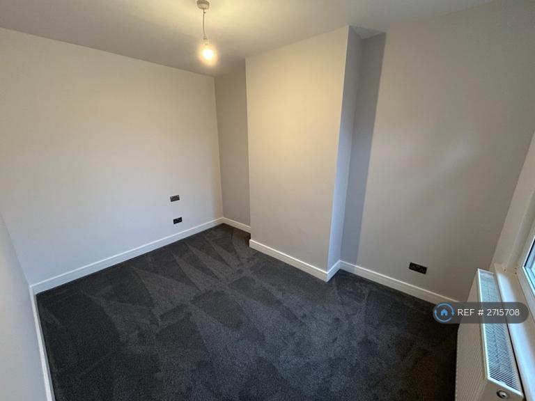 3 bedroom house in Curtis Street, Swindon, SN1 (3 bed) (#2715708)