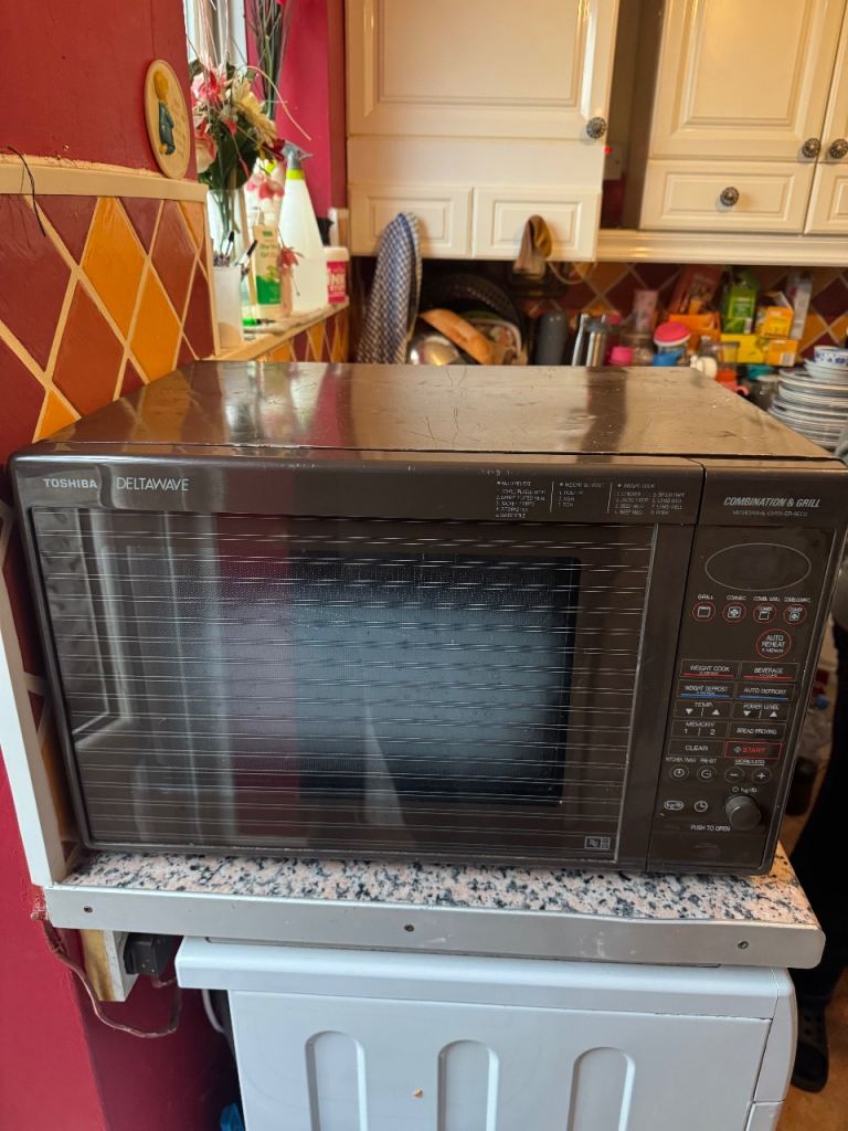 Toshiba Deltawave microwave oven with grill