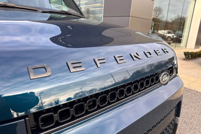 2025 Land Rover Defender 110 4.4 P635 V8 MHEV OCTA Auto 4WD Euro 6 (s/s) 5dr SUV Automatic