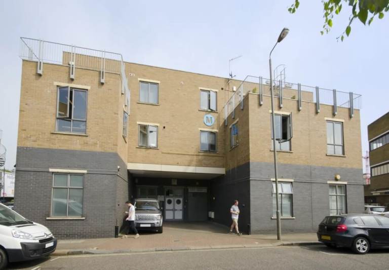 *Wandsworth* Private Serviced Offices: Units from 11 to 50 desks for rent SW8
