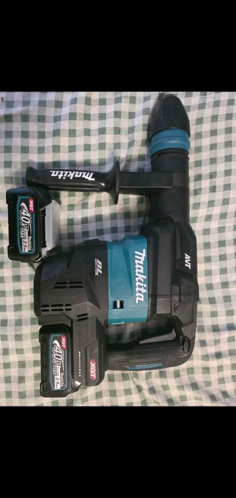 Makita Demolition Hammer Drill Cordless 40s 