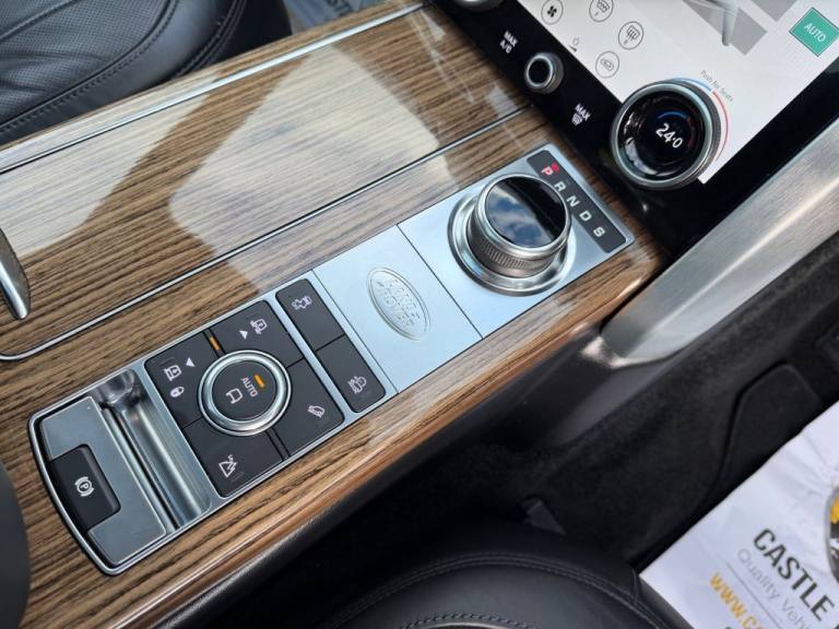 2020 70 RANGE ROVER 3.0 SD V6 VOGUE SE Diesel Auto with only 38,000 miles