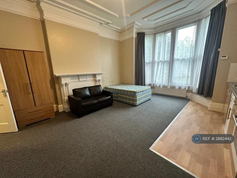 Studio flat in Redland Road, Bristol, BS6 (#2882442)