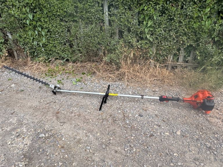 Tanaka TBC-2211 petrol long reach hedge trimmer good working order 