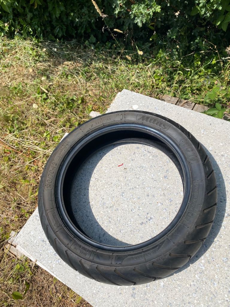 Vespa Piaggio Primavera tyre