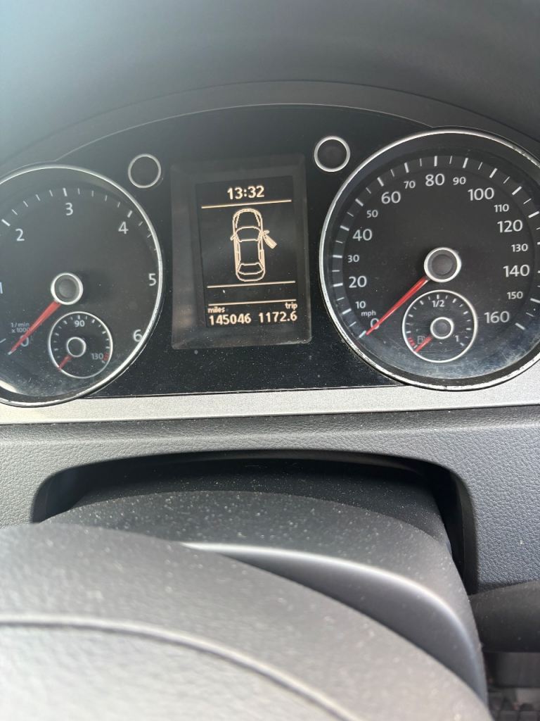 Volkswagen, PASSAT, Saloon, 2010, Manual, 1968 (cc), 4 doors