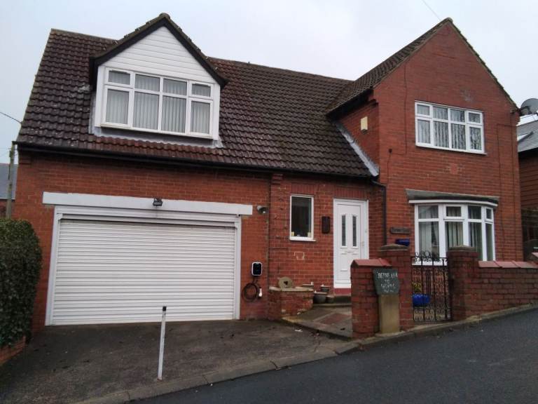 Detached 3 double bedroomed house