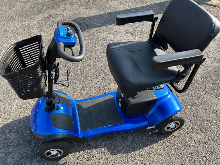 MOBILITY  SCOOTER  26 STONE MAXIMUM USER WEIGHT  £295