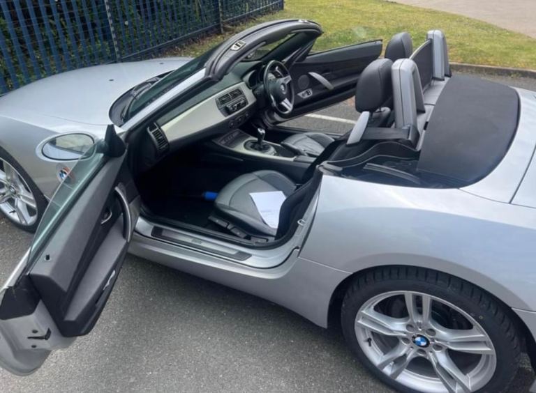 Stunning BMW Z4 2.2i Straight 6 Convertible