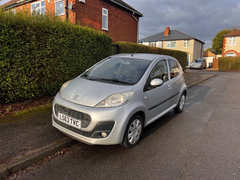 Peugeot, 107, Hatchback, 2013, Manual, 998 (cc), 5 doors