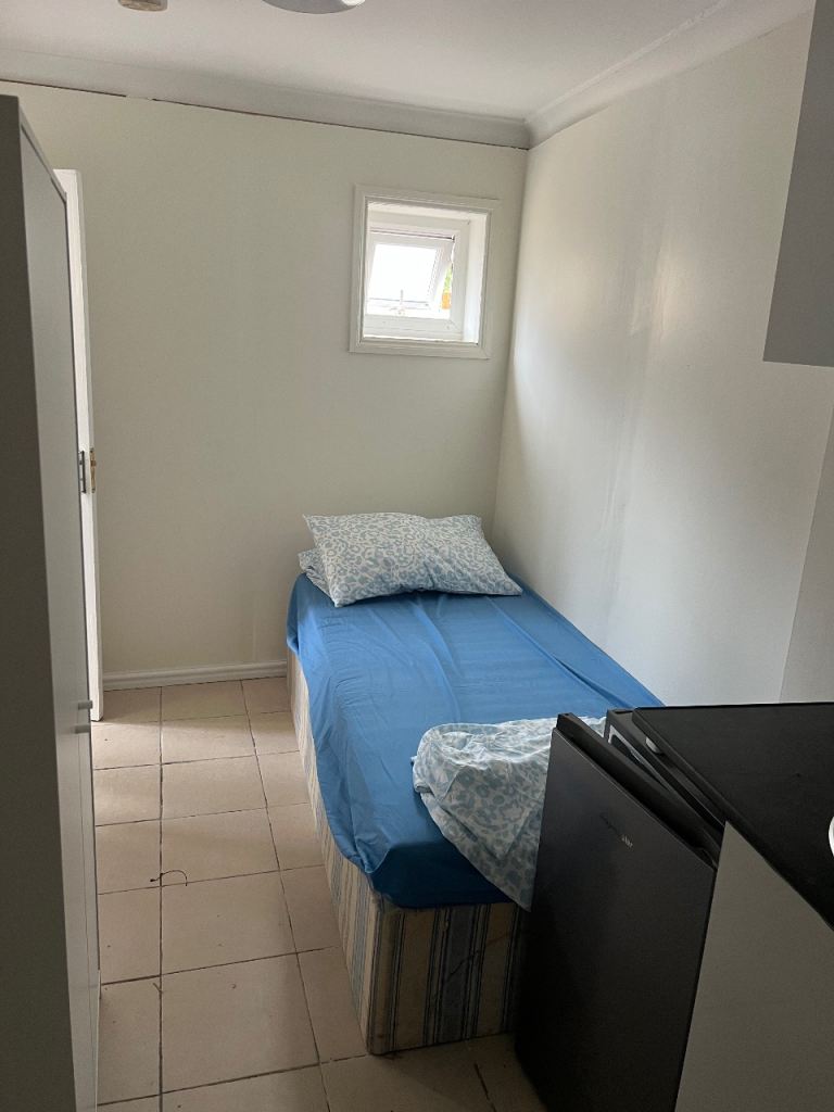 Studio Room for rent at Hounslow east