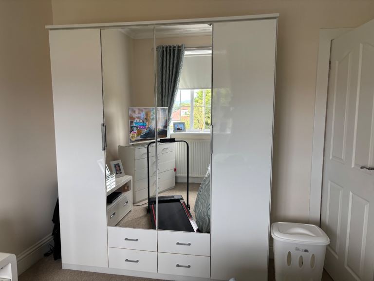 White High Gloss Mirrored Wardrobe with Drawers – Good Condition