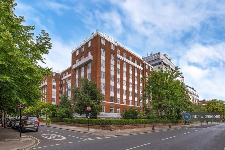 Studio flat in St. Johns Wood, London, NW8 (#2956069)