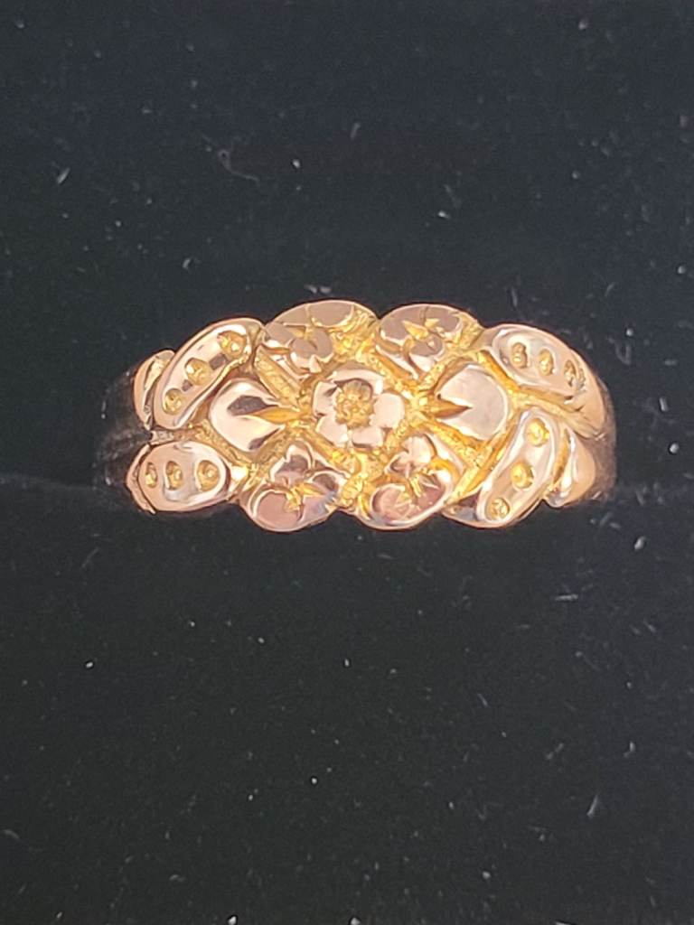 Lovely Gold Coloured Ring, 3.75g – Good Condition