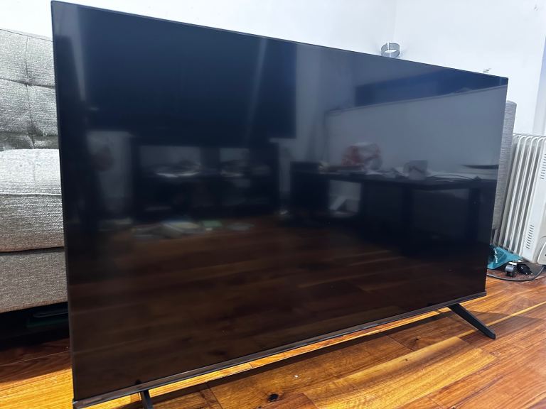 Hisense 50” QLED Smart TV (2025 Model) – Excellent Condition
