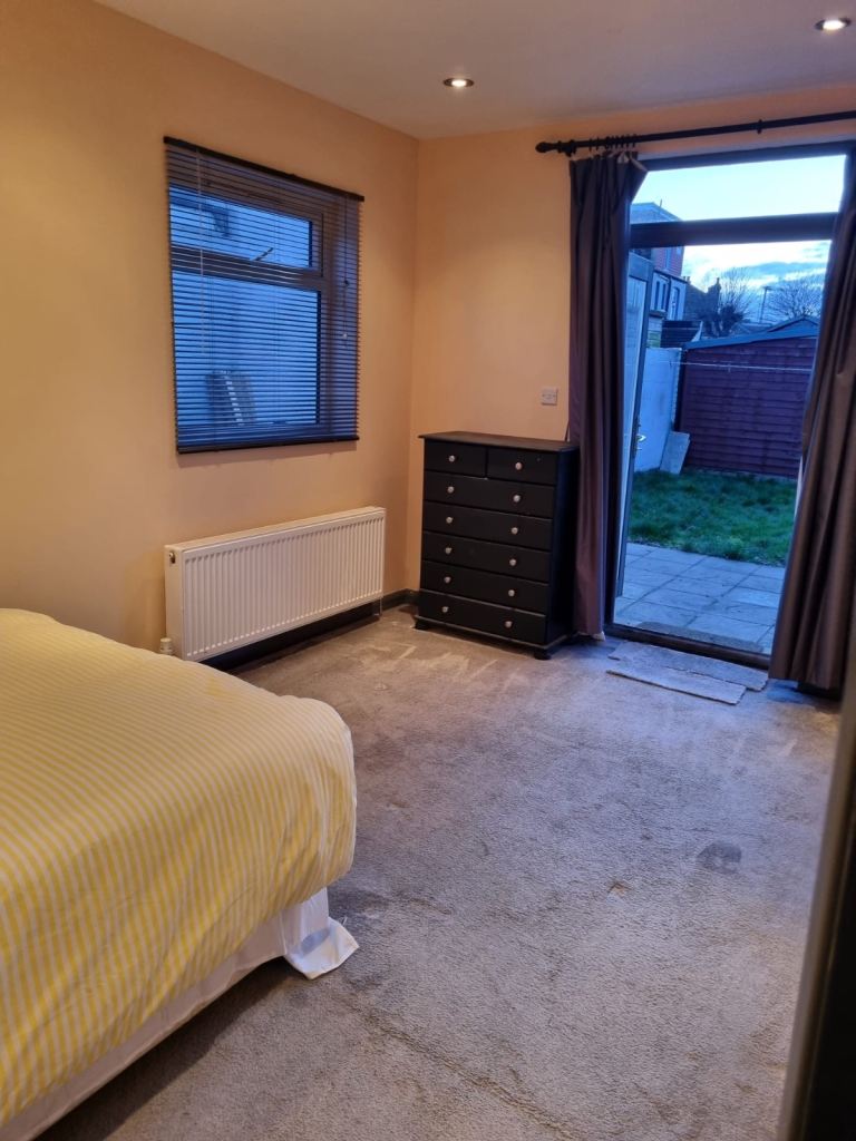 Charming one bedroom in shared house-all bills included - CR7