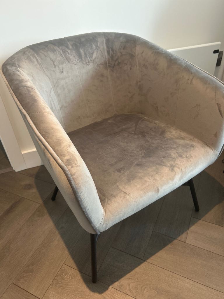 Single chair for free