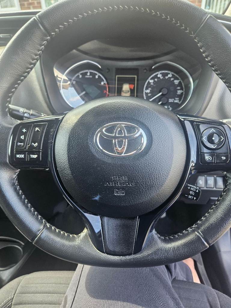Toyota, YARIS, Hatchback, 2017, Manual, 998 (cc), 5 doors