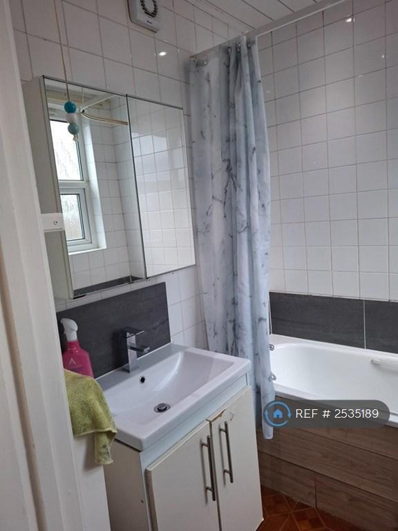 4 bedroom house in Winsdon Road, Luton, LU1 (4 bed) (#2535189)