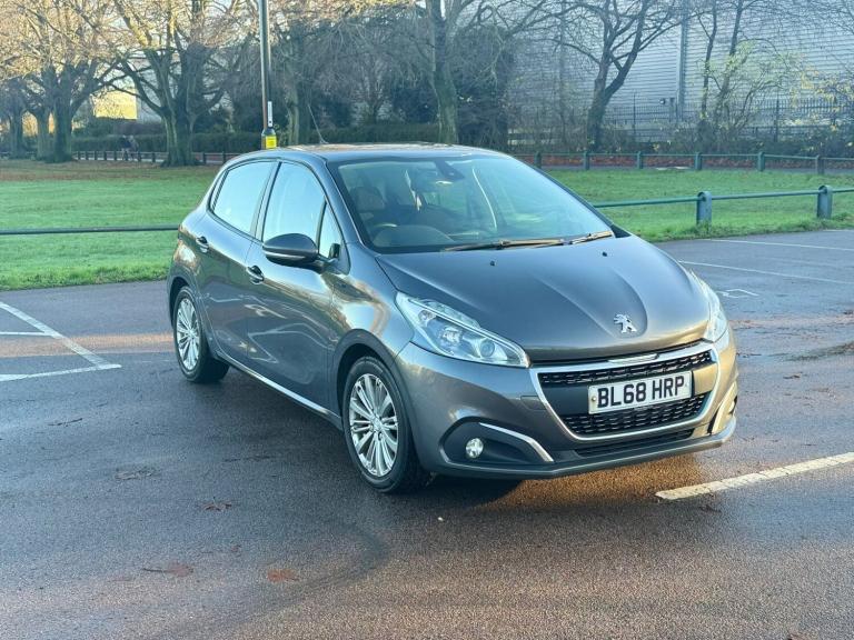 2019 Peugeot 208 1.2 PureTech 82 Signature 5dr [Start Stop] HATCHBACK Petrol Manual