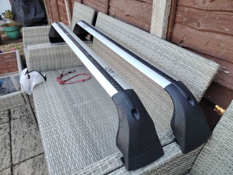roof bars for toyota prius mk4
