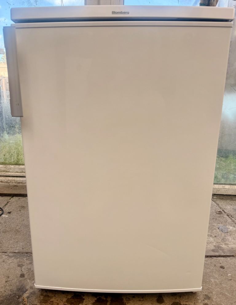 Blomberg under counter fridge 