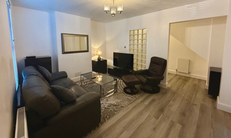 Large one bed flat in Maidenhead 