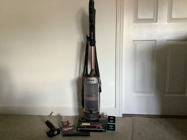 Shark Upright Vacuum Cleaner with Attachments – Good Condition