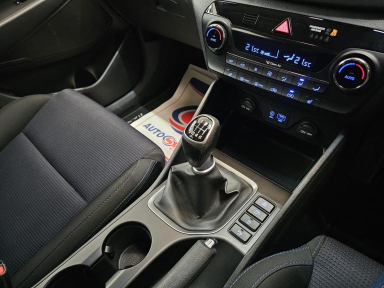 2015 Hyundai TUCSON 1.7 CRDi Blue Drive SE Nav 5dr 2WD ESTATE Diesel Manual